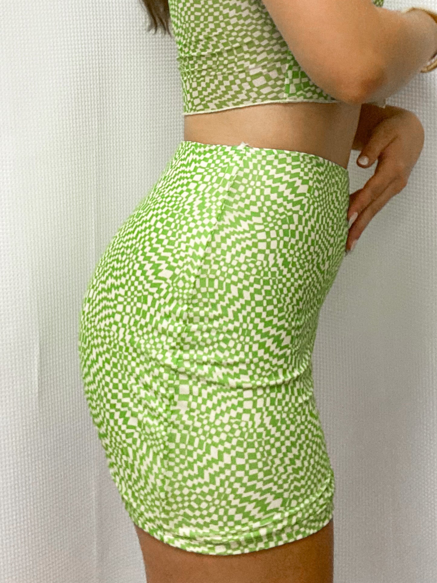 Wavy Print Slit Front Skirt - Green